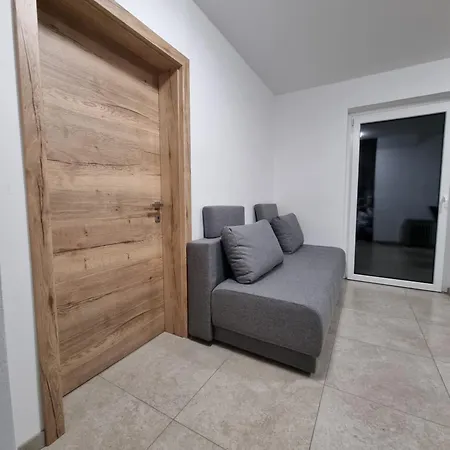 Apartma Termal Catez - Nastanitev Z Vkljucenimi 6-imi Kopalnimi Kartami - 6 Tickets Included Чатеж-об-Сави